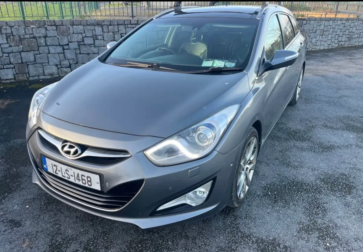 Breaking Hyundai i40 estate for breaking/parts - Image 1