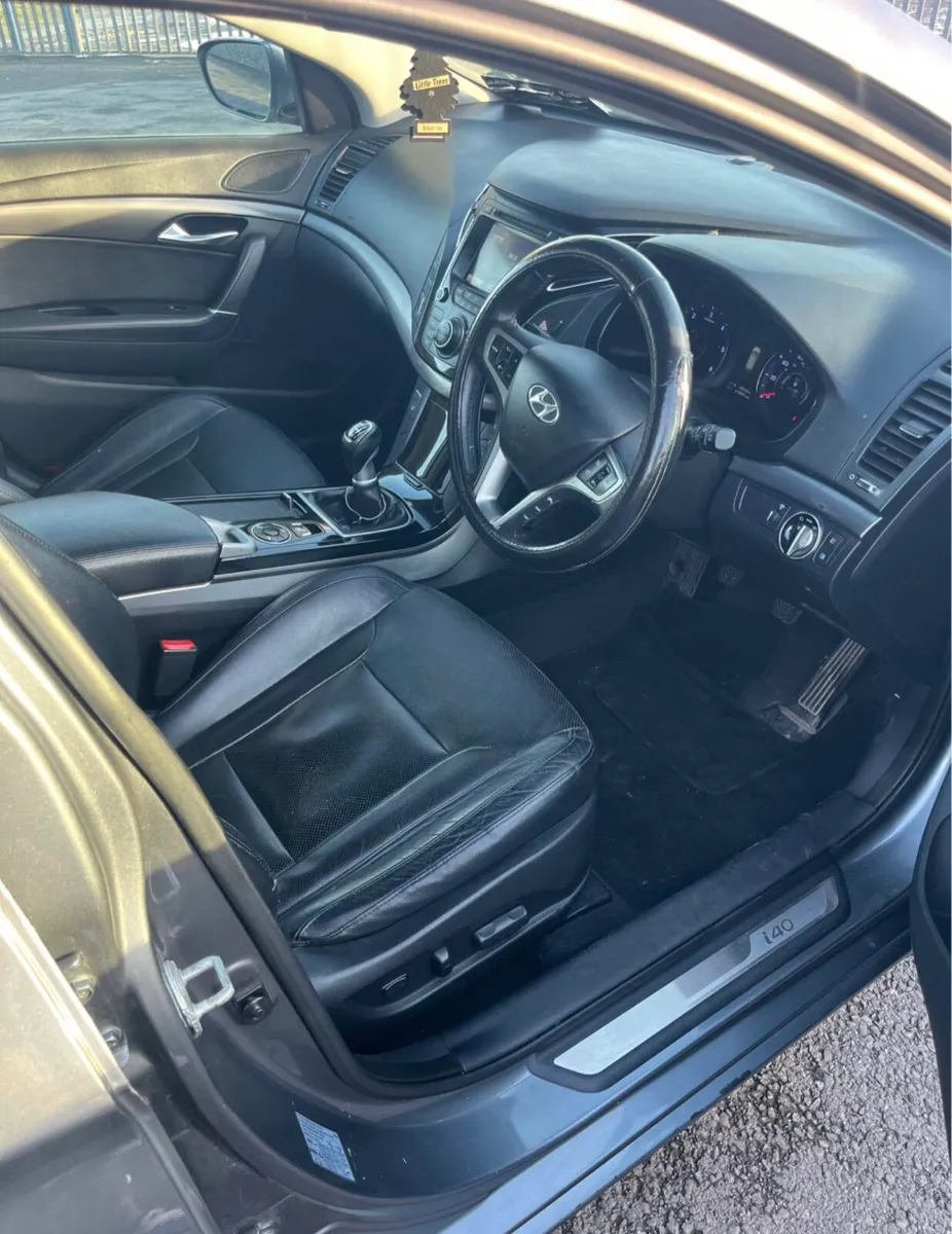 Breaking Hyundai i40 estate for breaking/parts - Image 4
