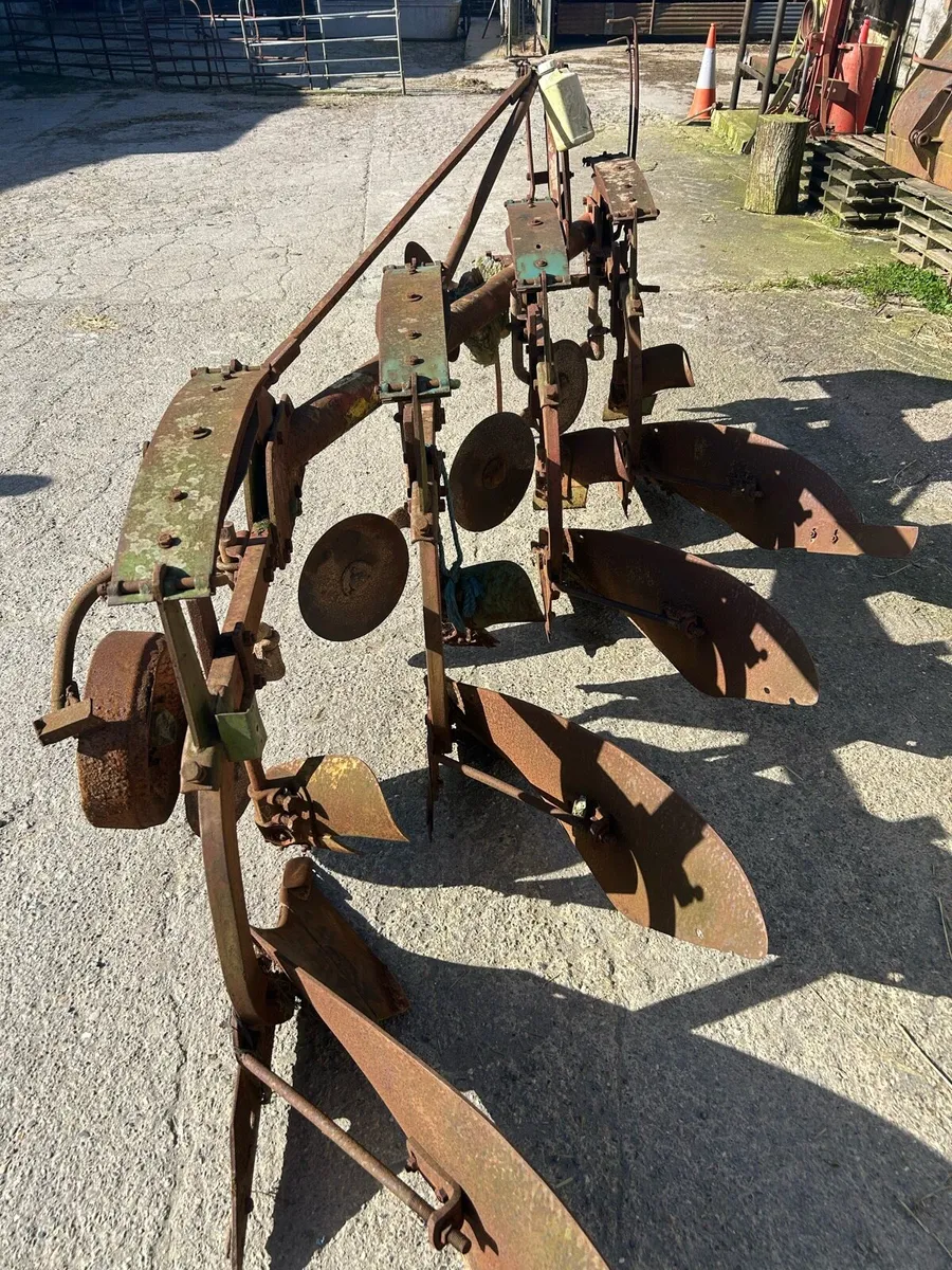 Kverneland Plough 4 Furrow 8 Bodies - Image 2