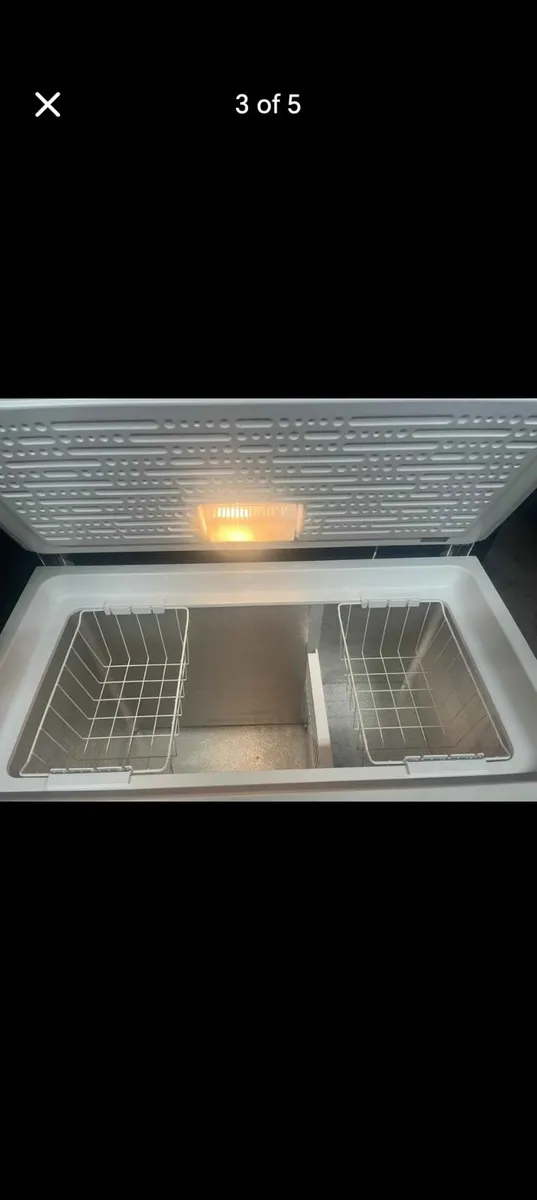 Hotpoint 3.8ft chest freezer - Image 3