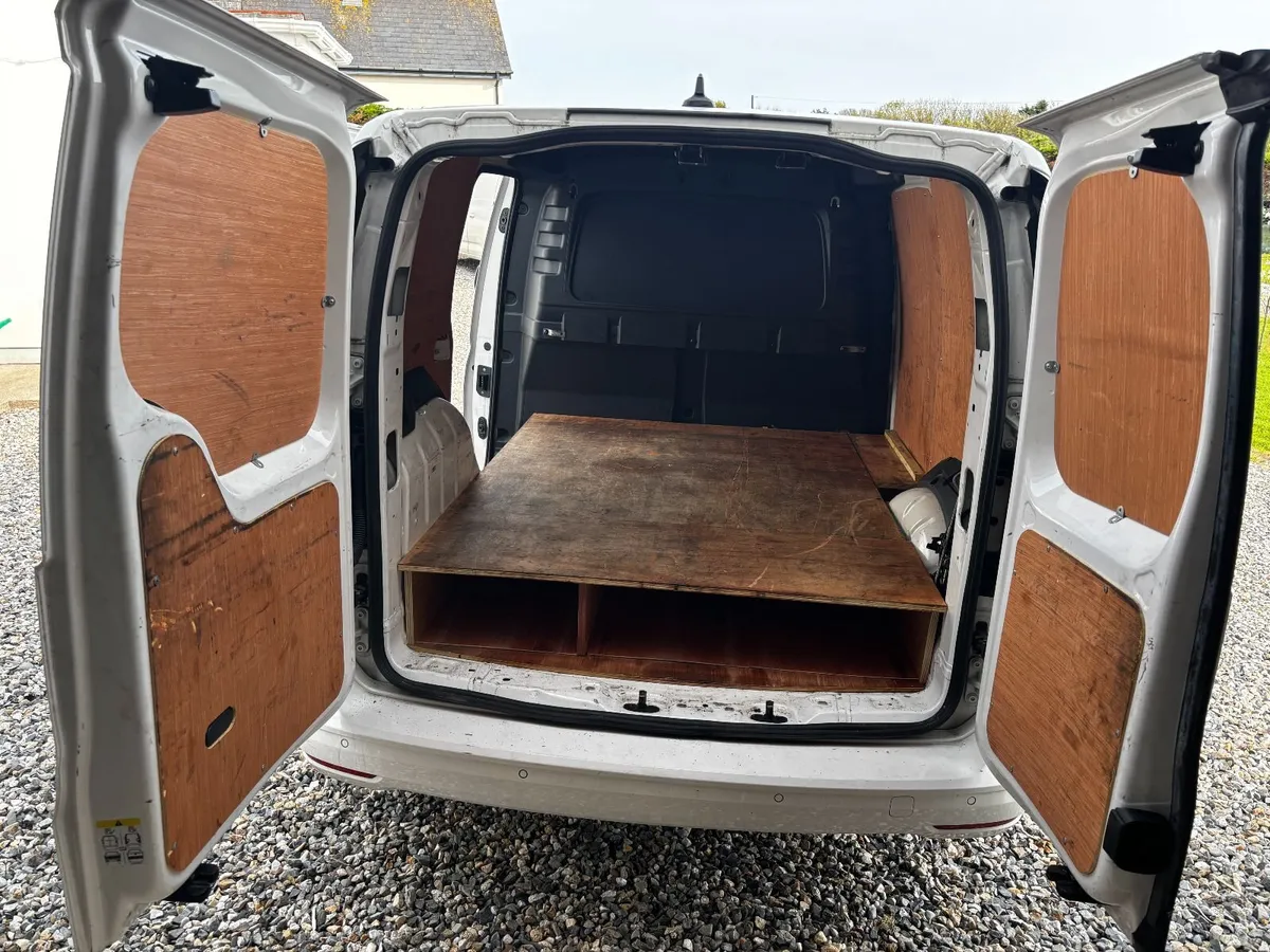 Volkswagen Caddy 2022 - Image 2