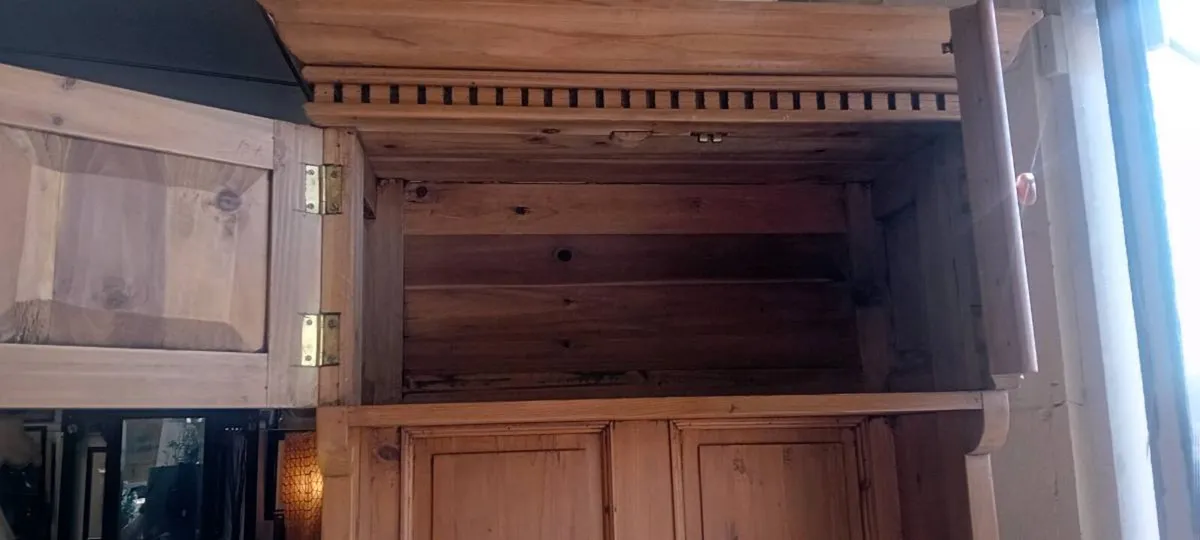 Modern Decorative Rustic Pine Settle - Image 2