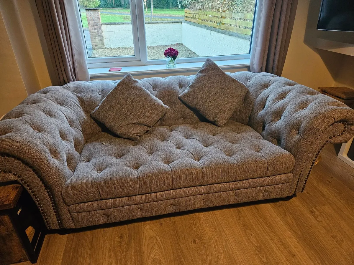 2 x Chesterfield sofa's - Image 2