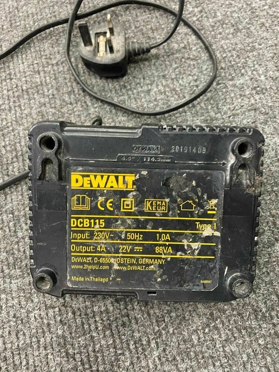 Dewalt DCB115 Charger - Image 2