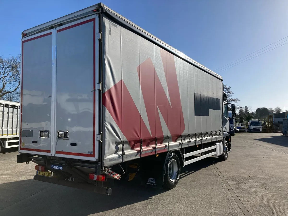 2018 Mercedes Antos 1824 curtainside - Image 4