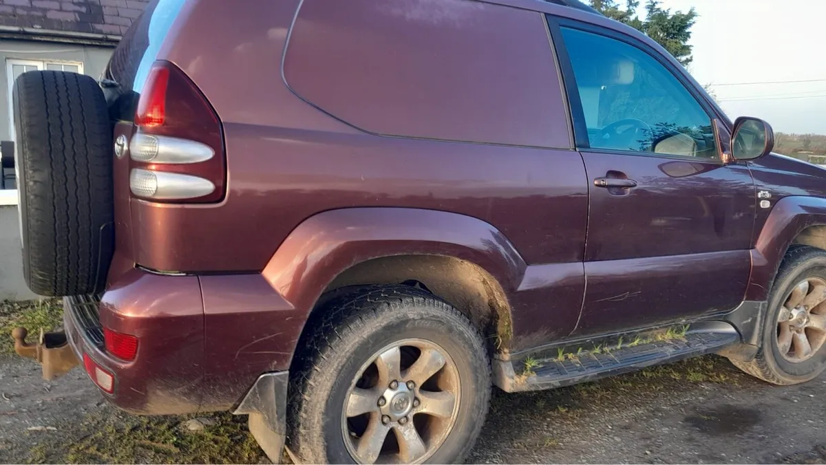 2007 Land Cruiser - Image 2