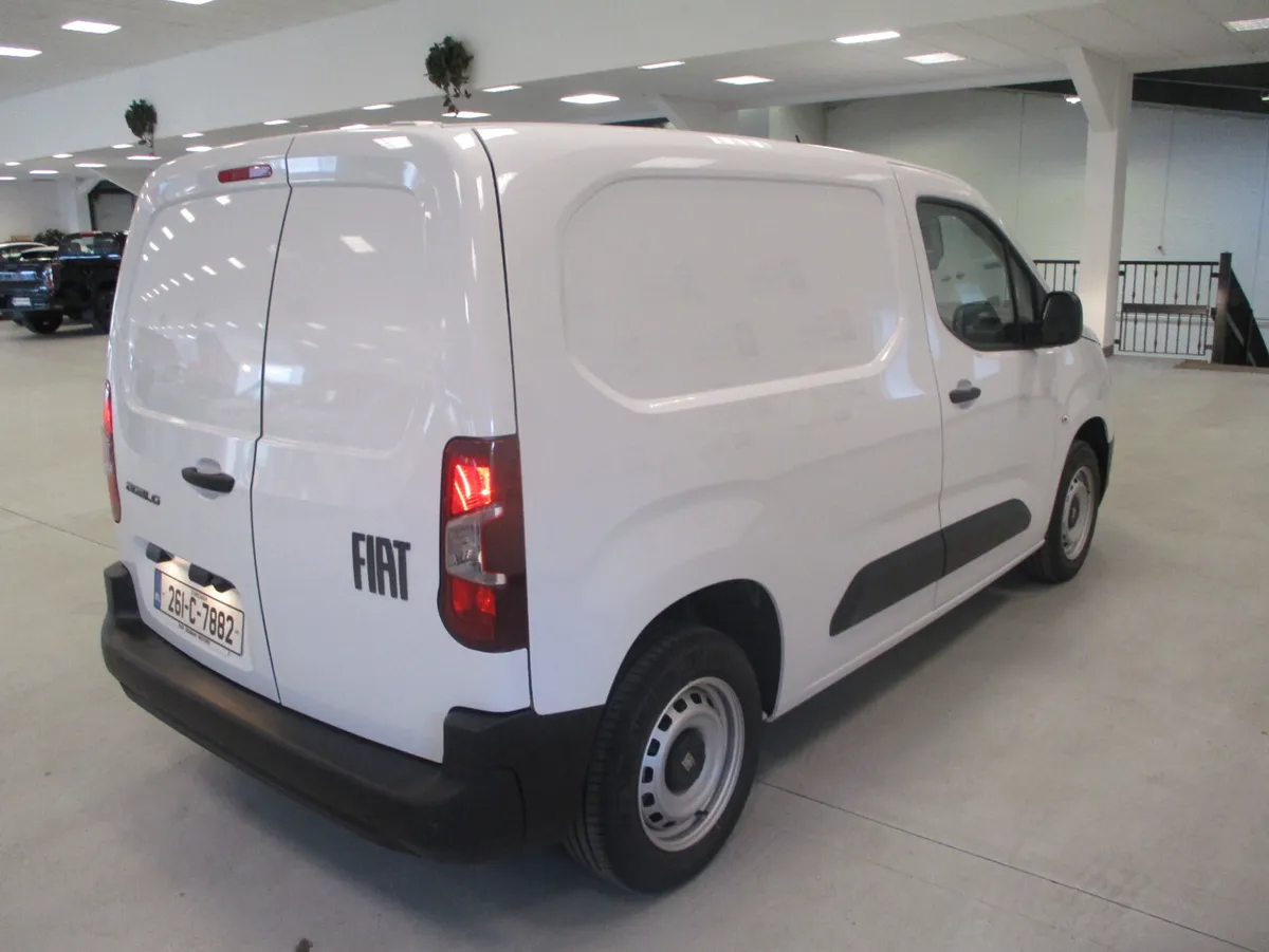 FIAT DOBLO VAN MWB 2026 1.5 DIESEL DEMONSTRATOR - Image 4
