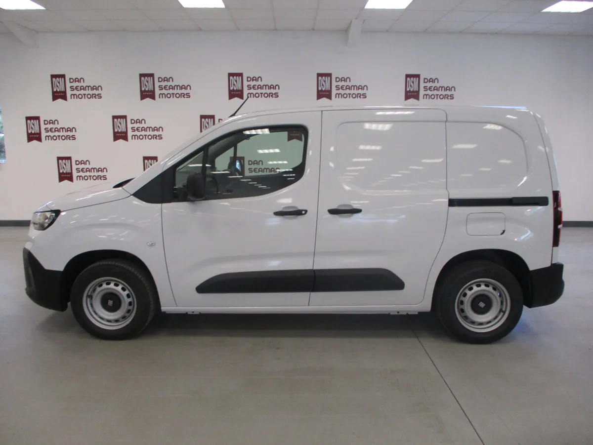FIAT DOBLO VAN MWB 2026 1.5 DIESEL DEMONSTRATOR - Image 1