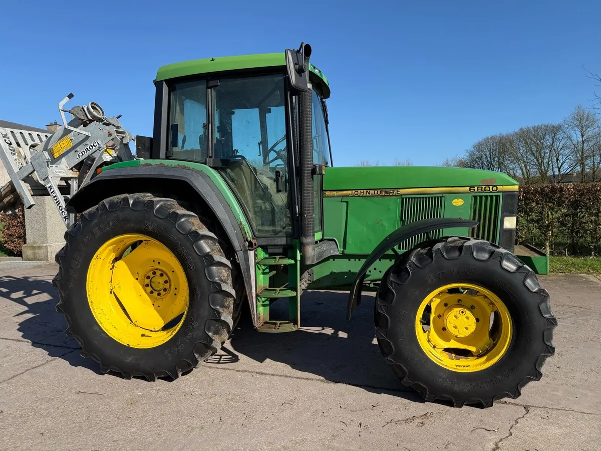 John Deere 6800 - Image 1