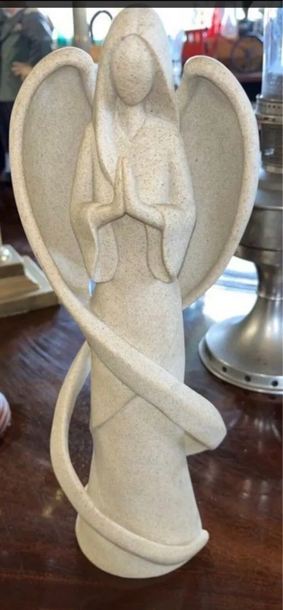 Angel of Love Figurine - Image 1