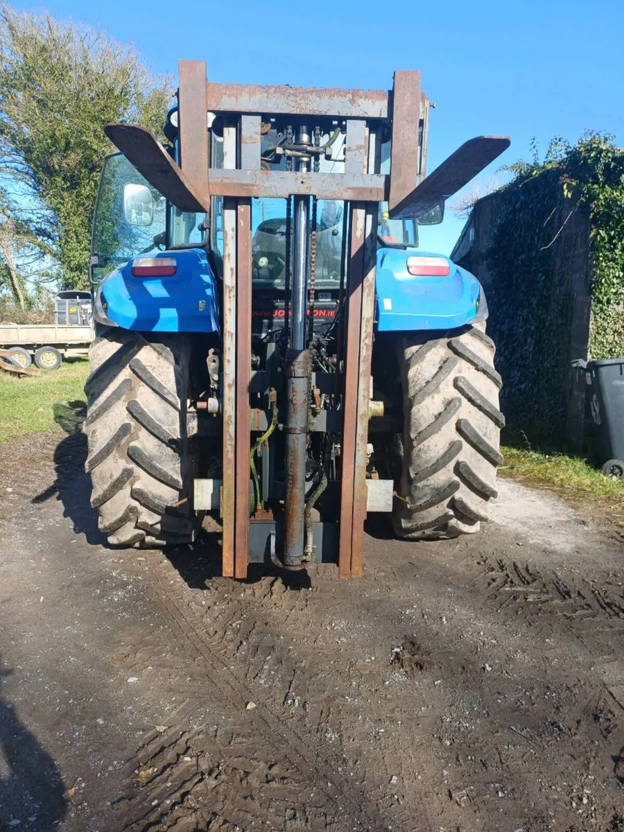 Tractor forklift - Image 3