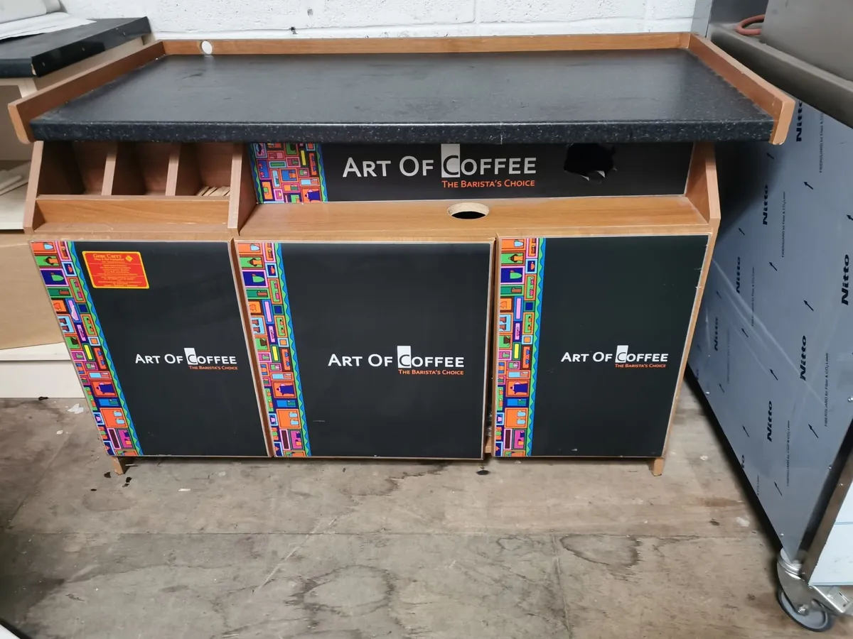 Display stands from €100 - Image 4