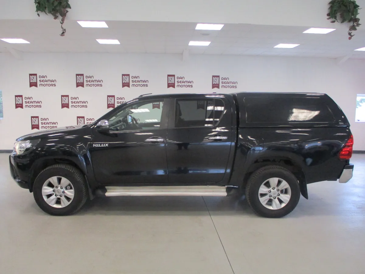 Toyota Hilux CREW CAB 4X4 2018 - Image 1