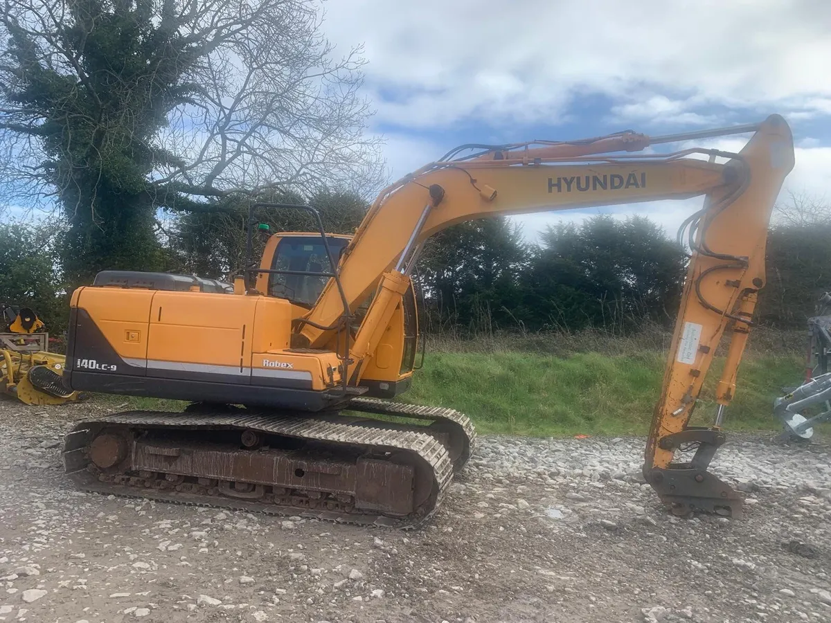 HYUNDAI ROBEX 140LC-9, 2015 - Image 2