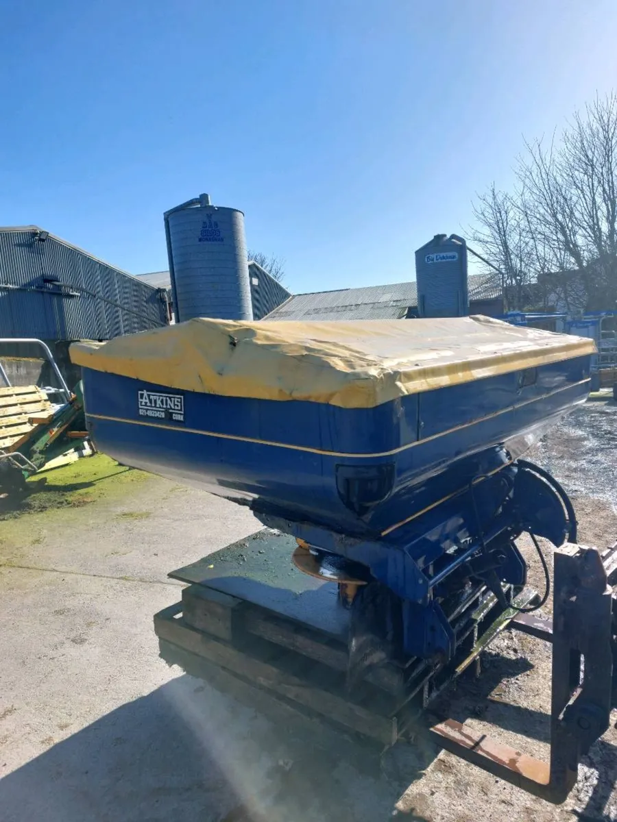 Fertiliser Spreader - Image 2
