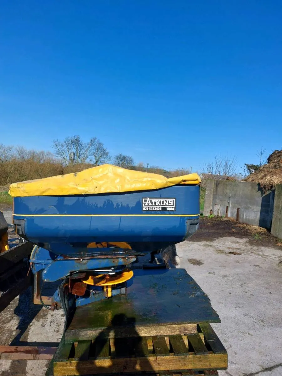 Fertiliser Spreader - Image 3