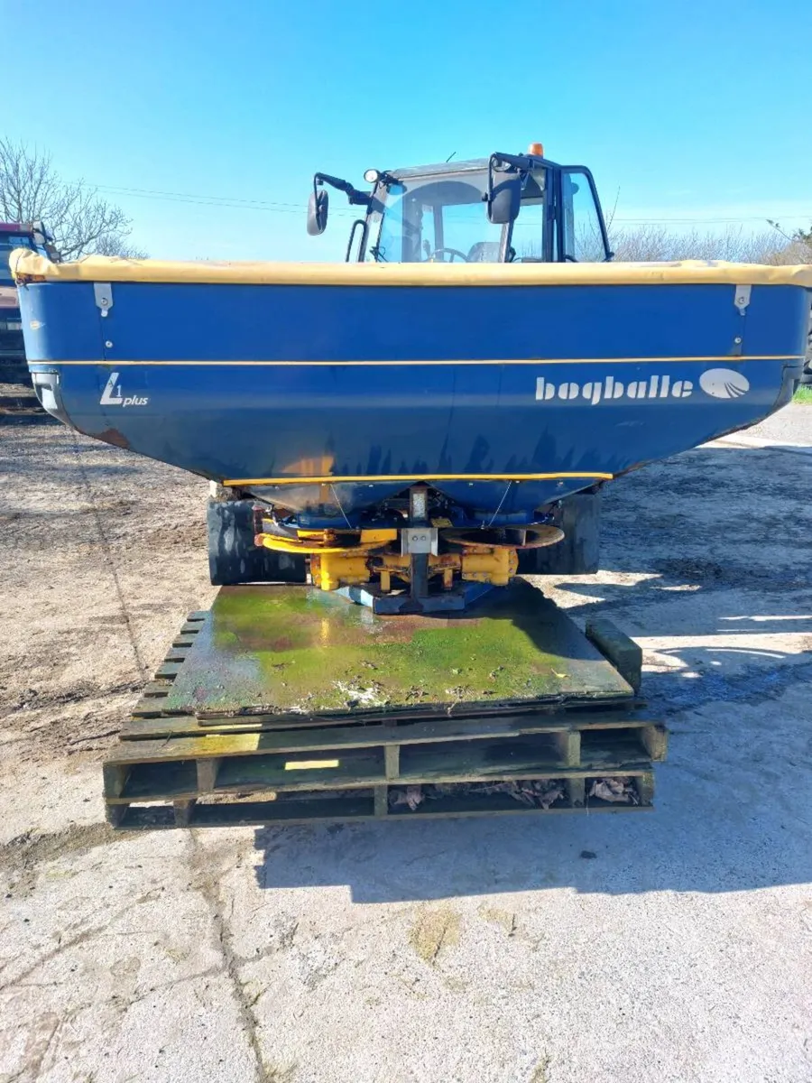 Fertiliser Spreader - Image 4