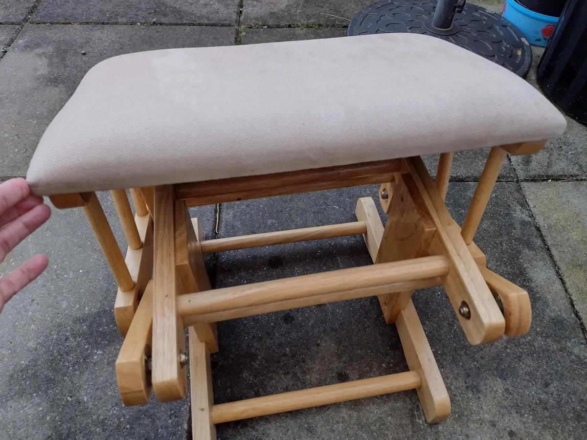 Heavy Oak slider foot stool - Image 1