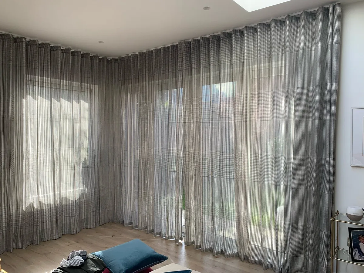 Light Curtains Blind and fittings - Image 4