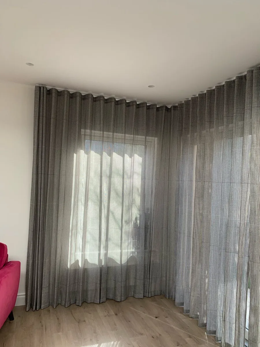 Light Curtains Blind and fittings - Image 3