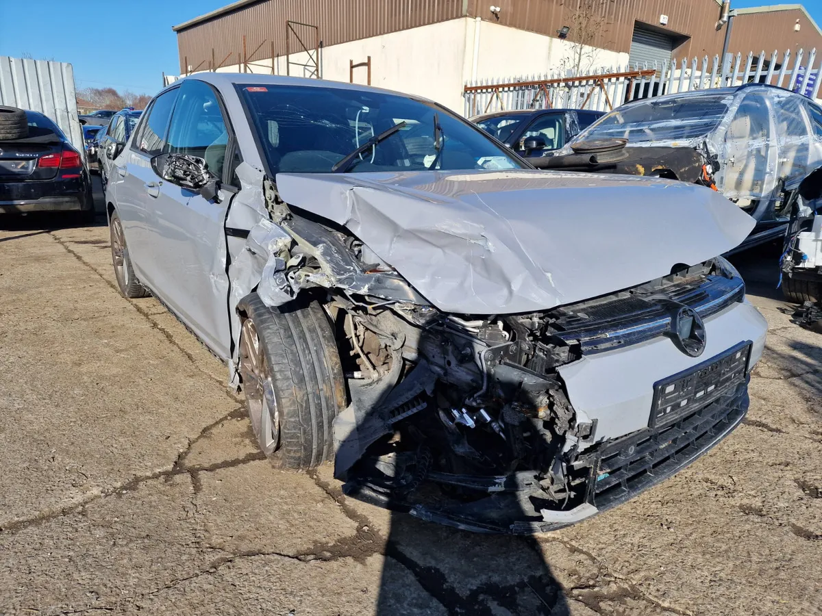 23 VW GOLF  R-LINE 1.5 TSI (DPB) FOR BREAKING - Image 1