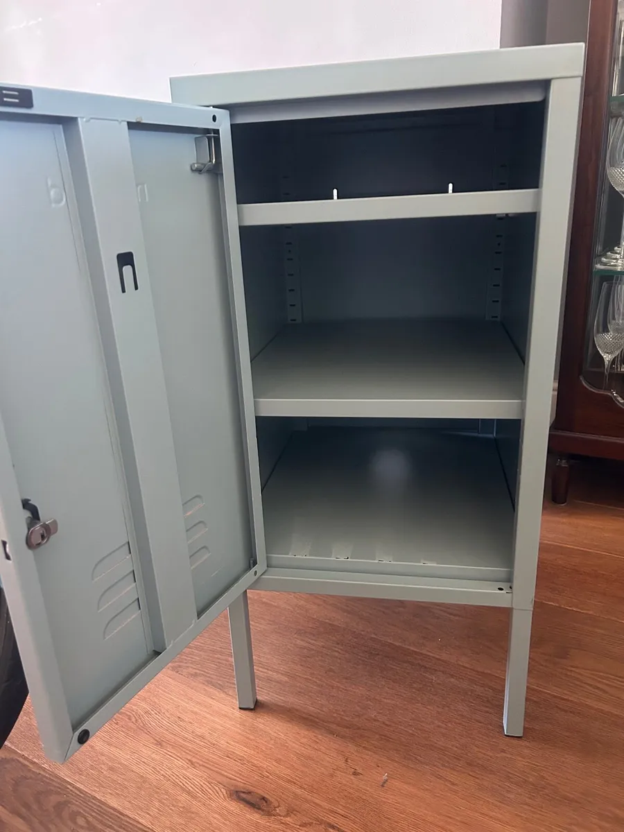 Mustard shorty locker - Image 2