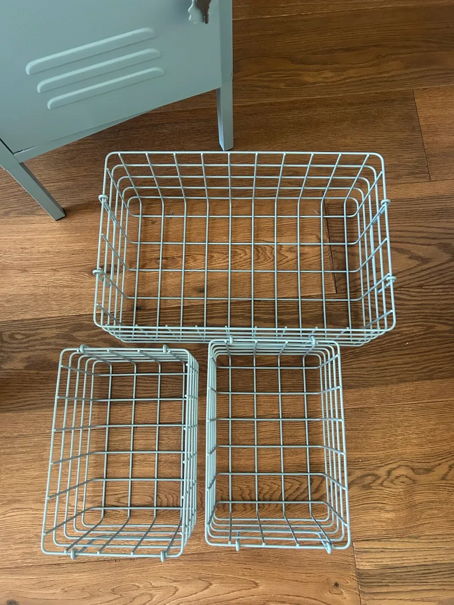 Mustard shorty locker - Image 4