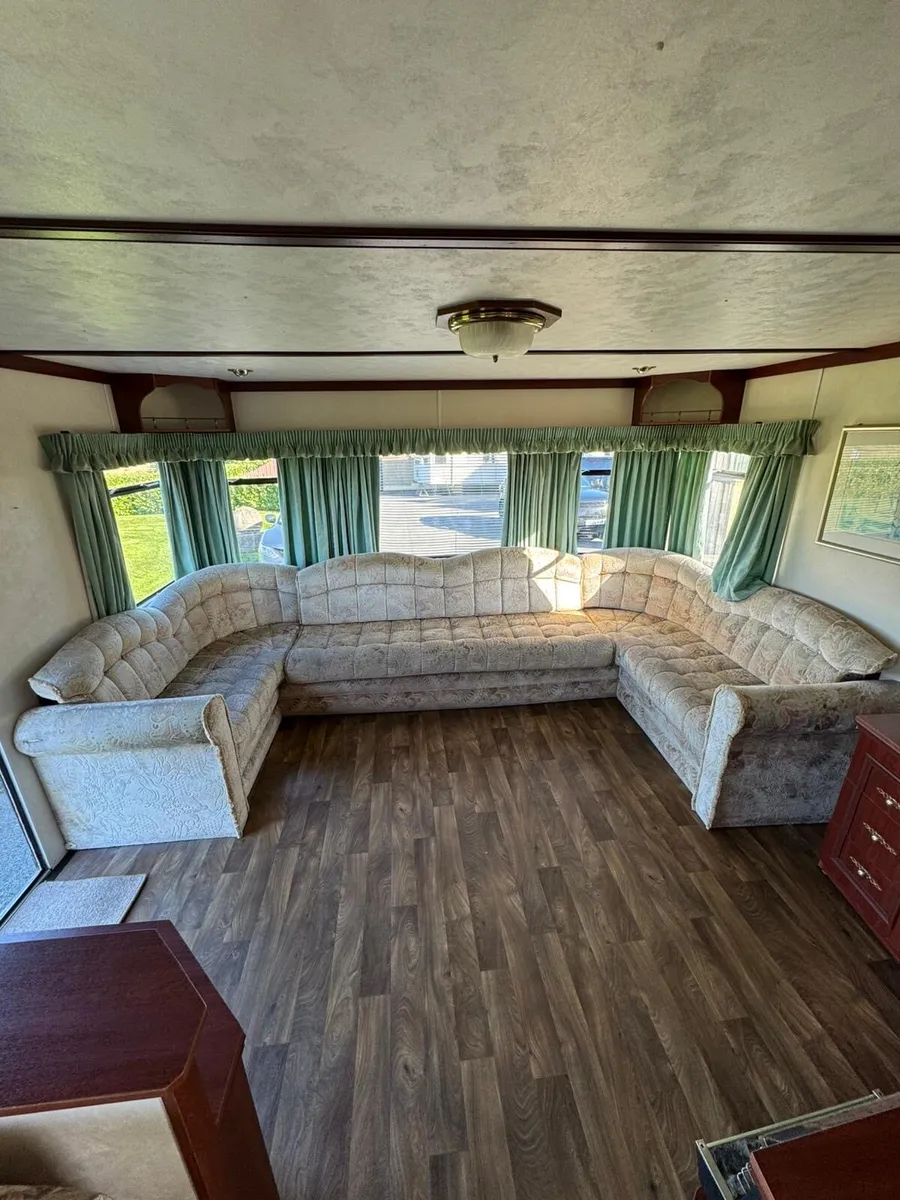 Princess Royal 35x12 2 Bedrooms - Image 3