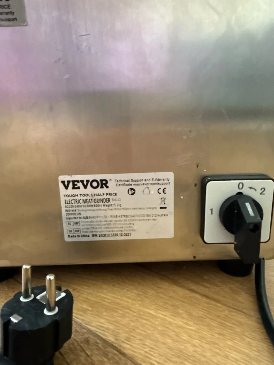 Commercial meat grinder - Image 3