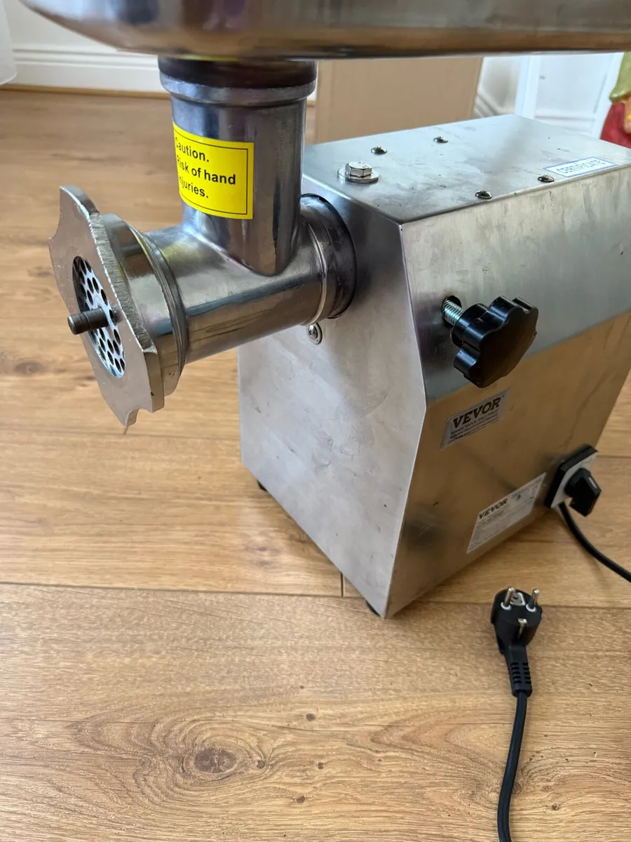 Commercial meat grinder - Image 2