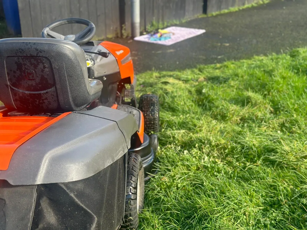 Ride on lawnmower - Image 4
