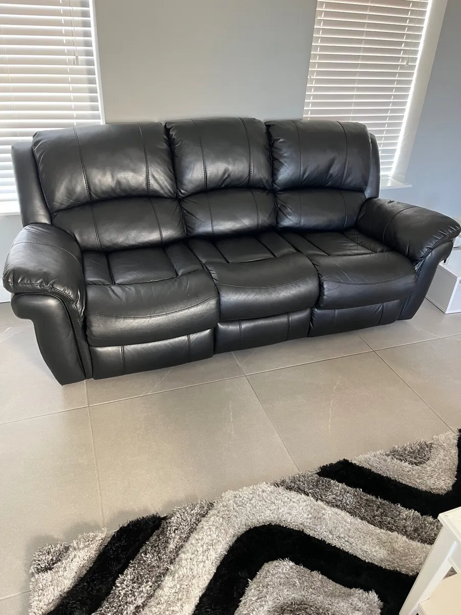 3 and 2 seater sofa - Image 1