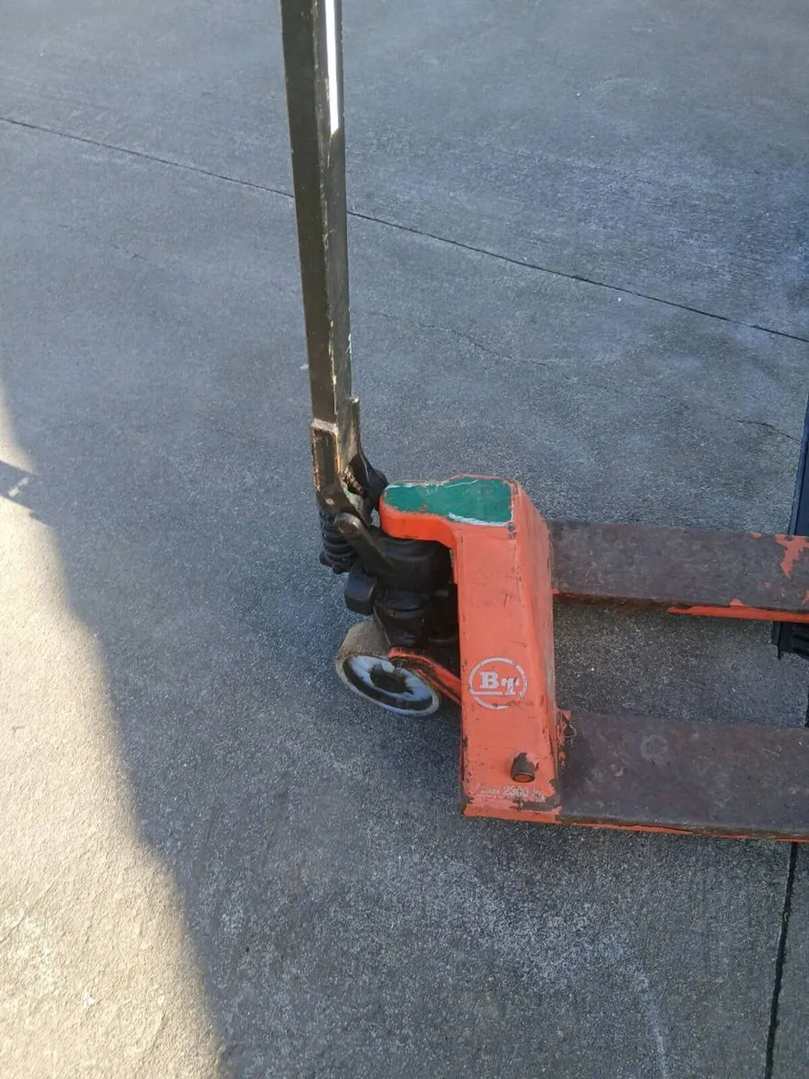 Pallet truck - Image 2