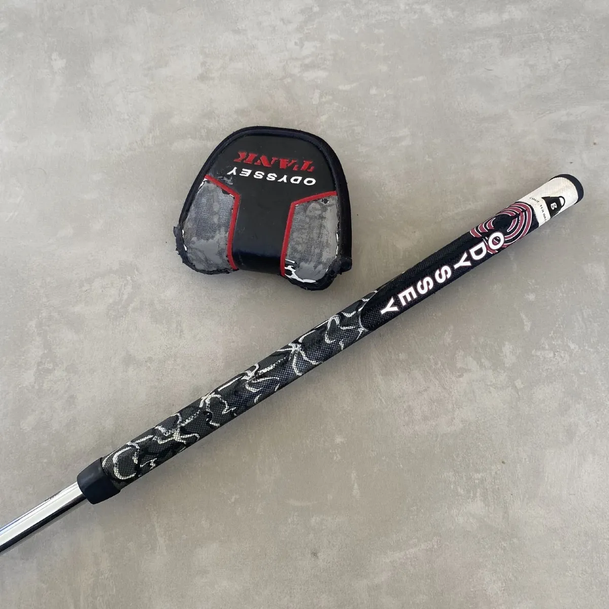 Odyssey Tank 7V Putter - Left Handed - Image 4