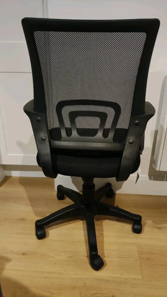 Mesh office chair with fixed arm - Image 2