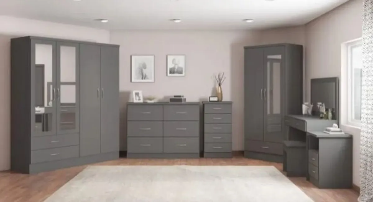 Nevada 3 Door 2 Drawer Mirrored Wardrobe - Image 2