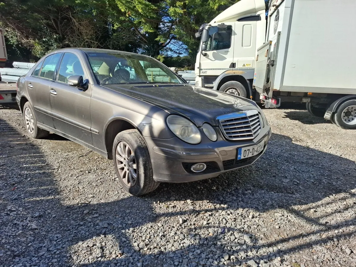 Mercedes e200 for breaking - Image 3