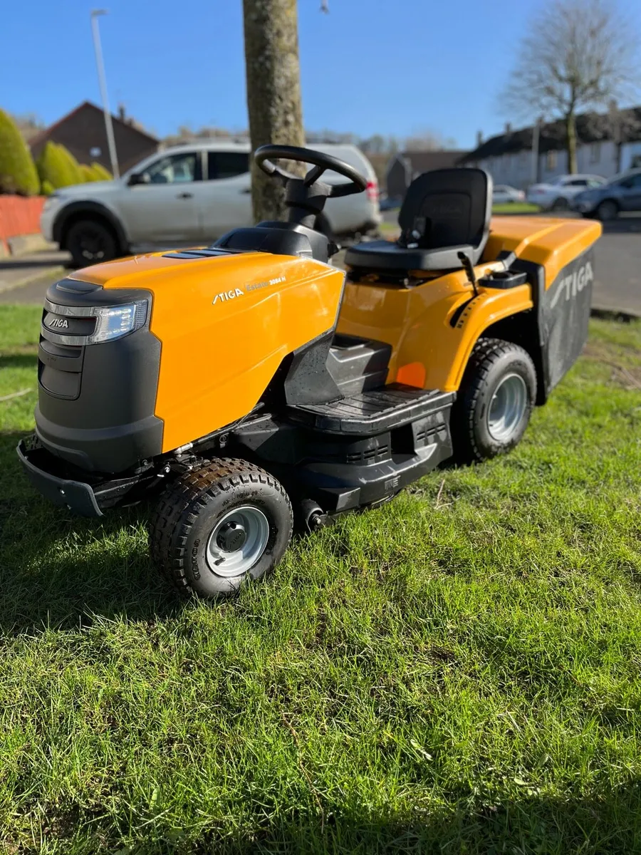 Stiga estate 3084H ride on lawnmower - Image 2