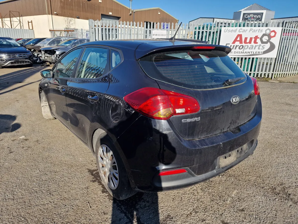 13 KIA CEED 1.4 CRDI (D4FC) FOR BREAKING - Image 3