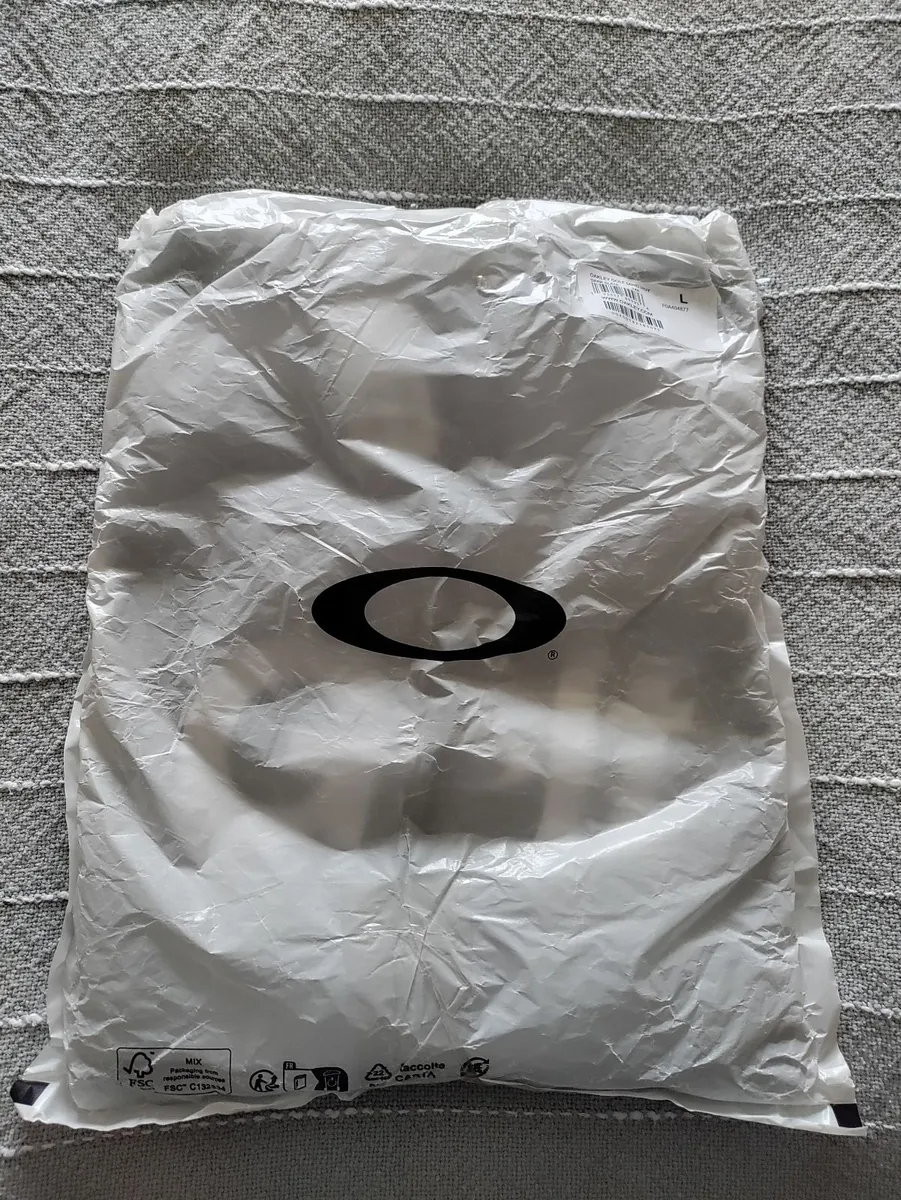 Oakley Golf Hoodie L New - Image 3