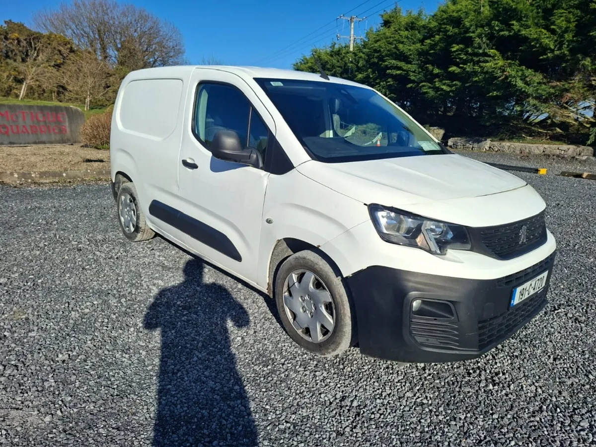 2019 Peugeot Partner - Image 2