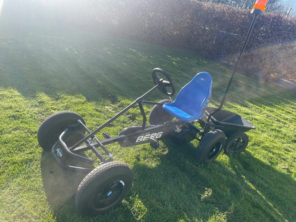 BERG Go Kart with trailer & flashing light - Image 4