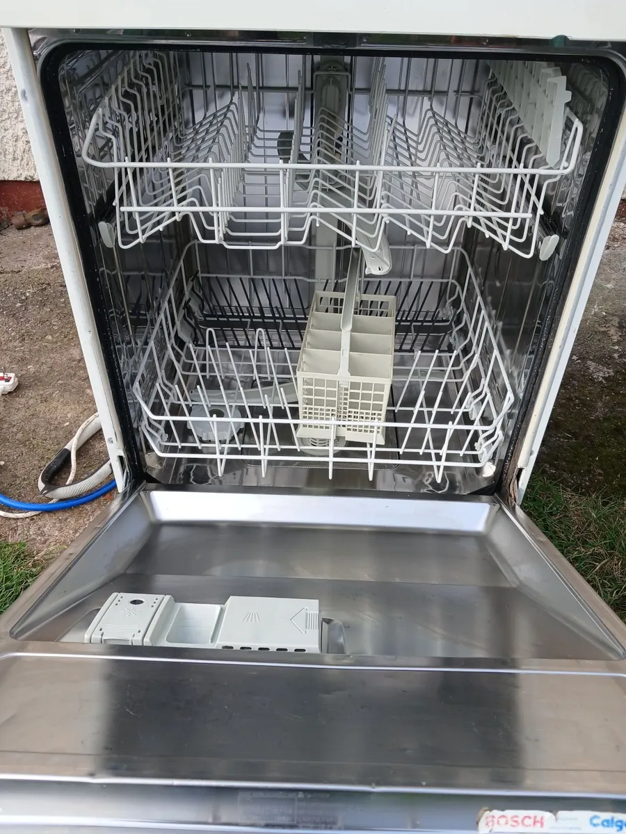 Bosch Dishwasher - Image 4