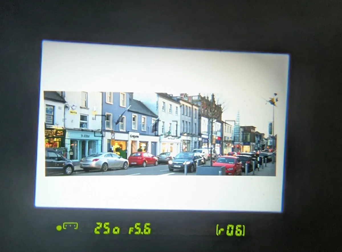 Nikon D40X 10MP CCD🌈 DSLR camera - Image 3