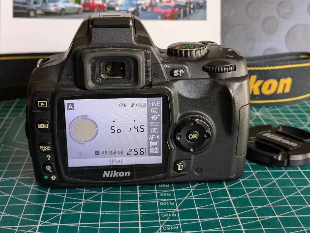 Nikon D40X 10MP CCD🌈 DSLR camera - Image 2
