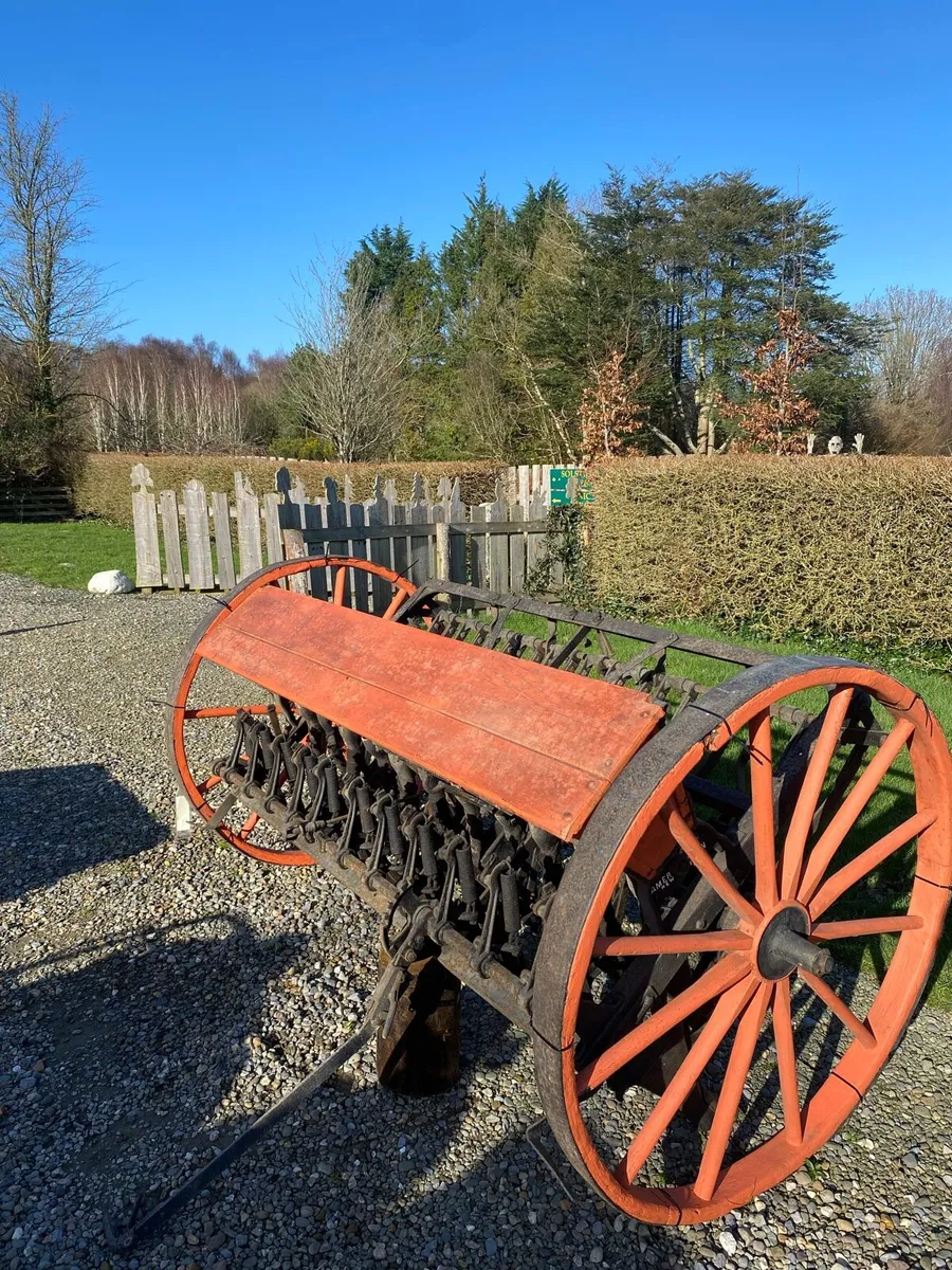 Horse drawn machinery - Image 1