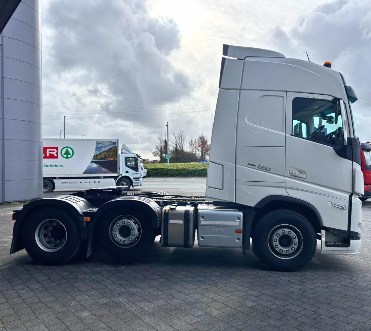 2023 FH 500 6x2 - Image 4