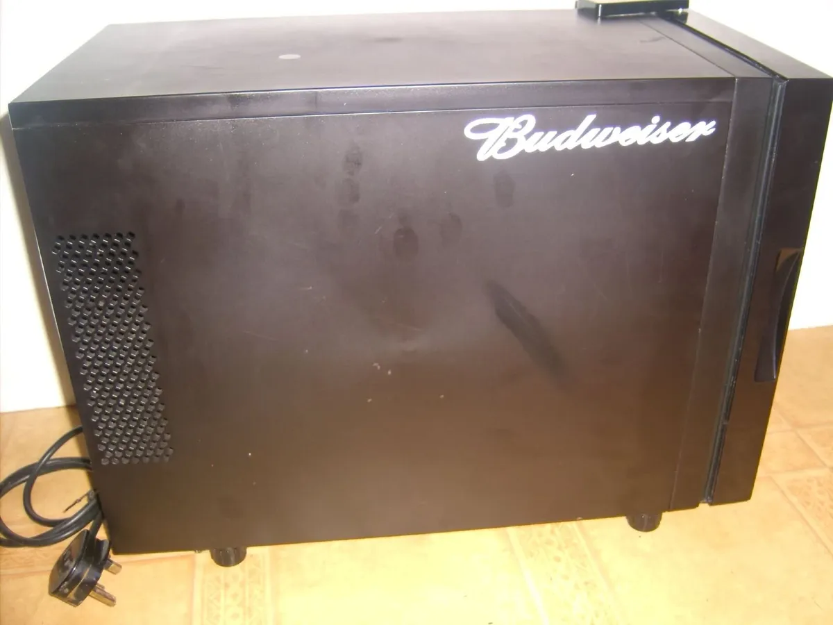 mini drinks fridge - Image 2