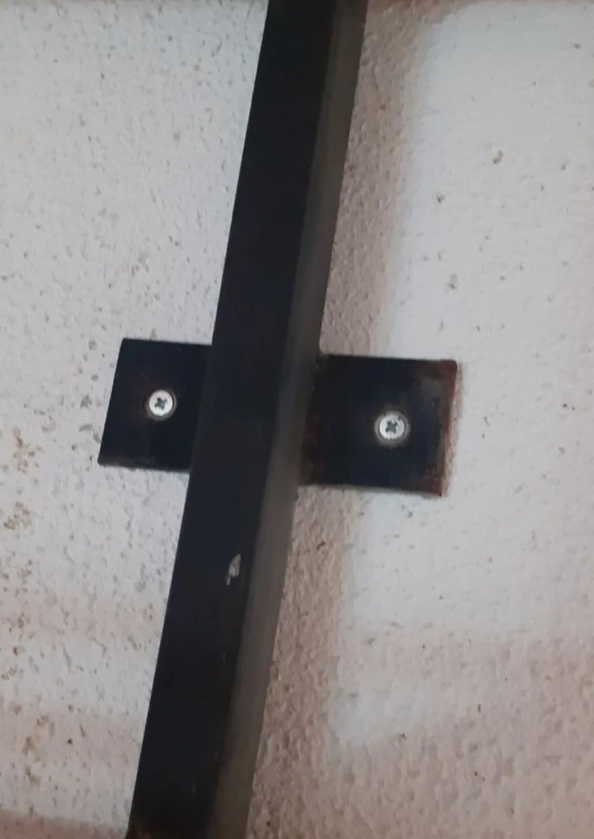 Metal shelving unit for vinyls - Image 4