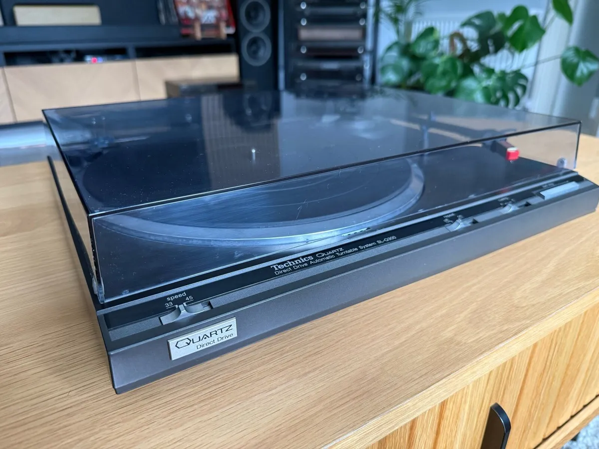 Technics Q300 turntable/recorder - Image 2